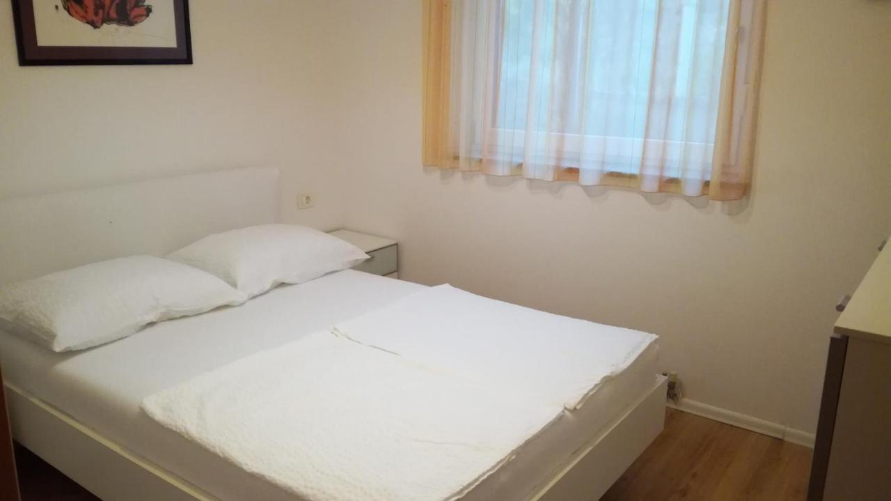 Villa Ceh Gabrovica pri Črnem Kalu Exterior foto